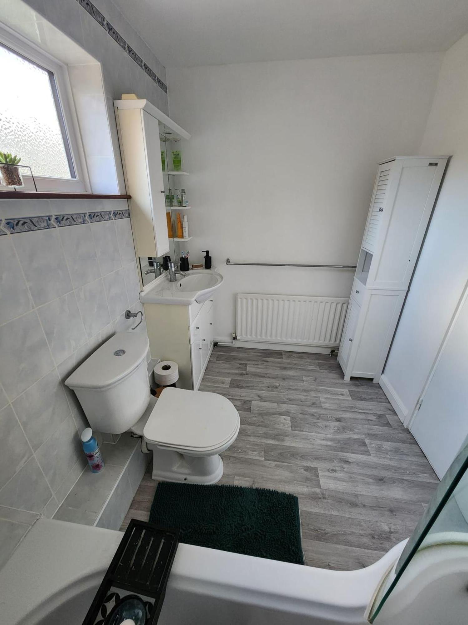 Double Room In Crawley,Gatwick,West Sussex Ifield Extérieur photo