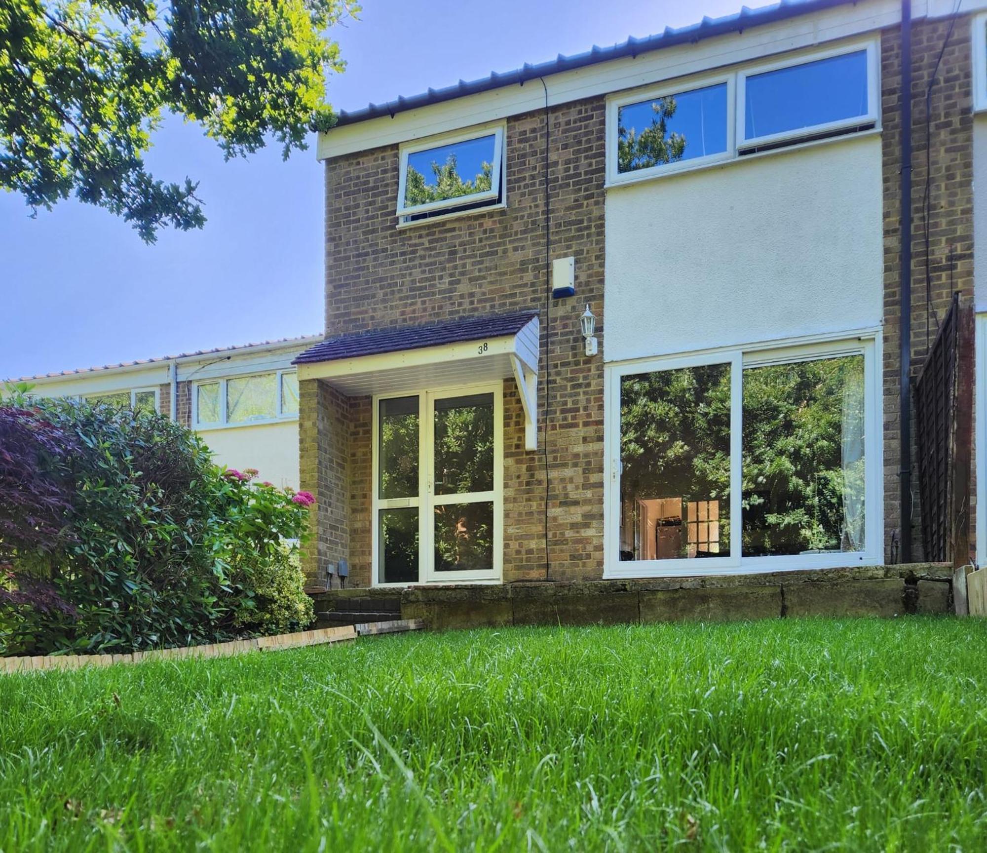 Double Room In Crawley,Gatwick,West Sussex Ifield Extérieur photo